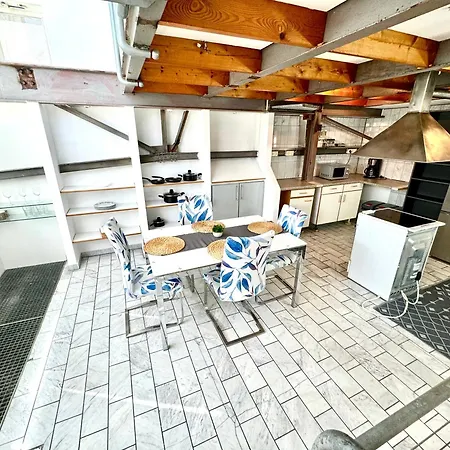 Penthouse 2 Am Hildesheimer Hbf Mit Terrasse アパート